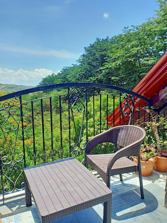 El Castillo Bed And Breakfast Angono 외부 사진