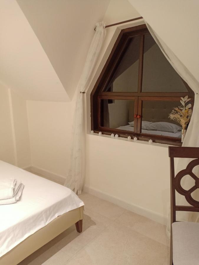 El Castillo Bed And Breakfast Angono 외부 사진
