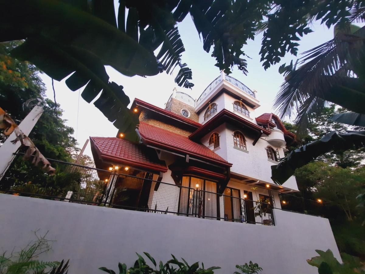 El Castillo Bed And Breakfast Angono 외부 사진