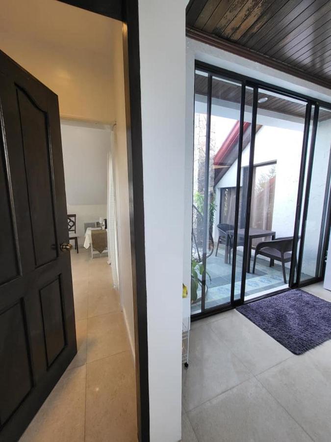 El Castillo Bed And Breakfast Angono 외부 사진