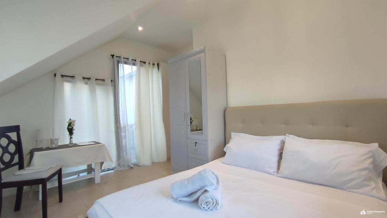 El Castillo Bed And Breakfast Angono 외부 사진