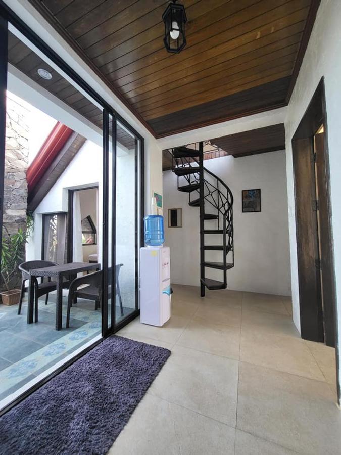 El Castillo Bed And Breakfast Angono 외부 사진