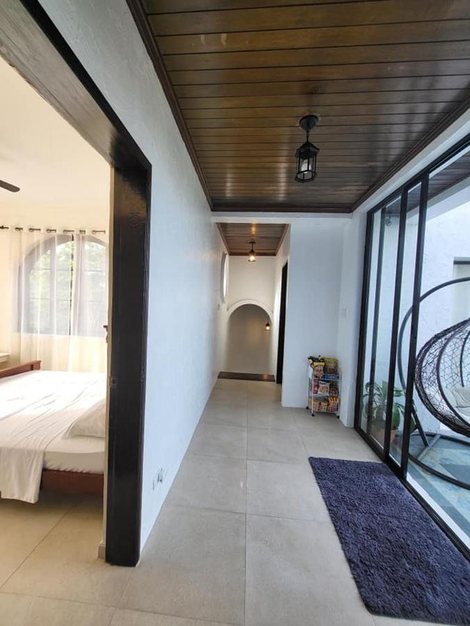 El Castillo Bed And Breakfast Angono 외부 사진