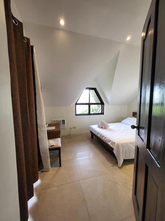 El Castillo Bed And Breakfast Angono 외부 사진