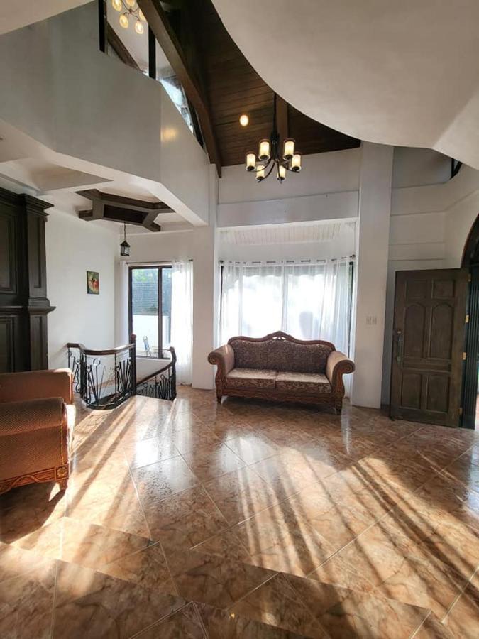 El Castillo Bed And Breakfast Angono 외부 사진